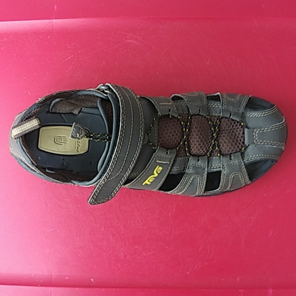 TEVA FOREBAY MENS  All Terrain Sandle (Like New!!) main image 7